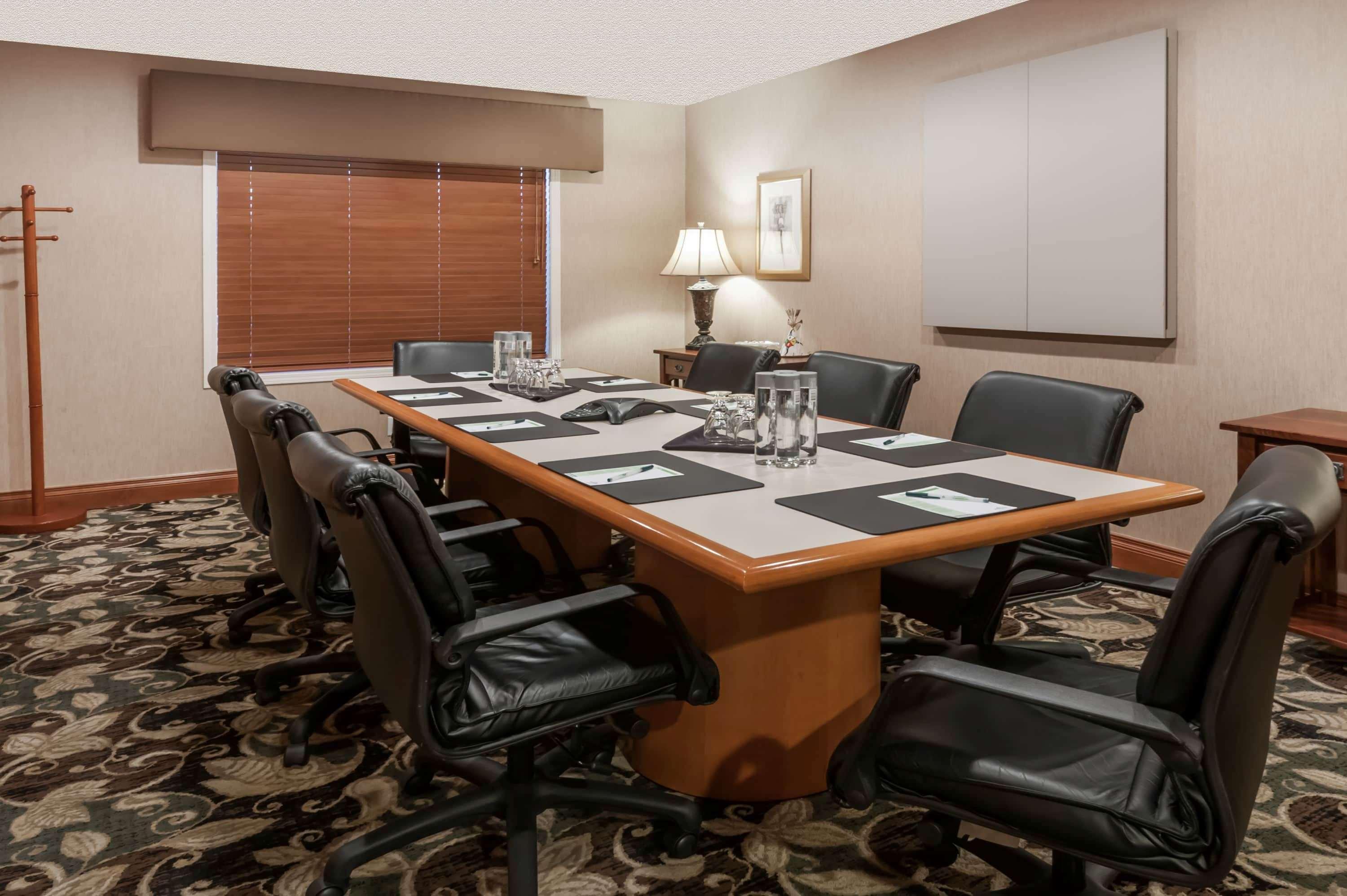 Wingate By Wyndham - Edmonton West Hotel Bagian luar foto