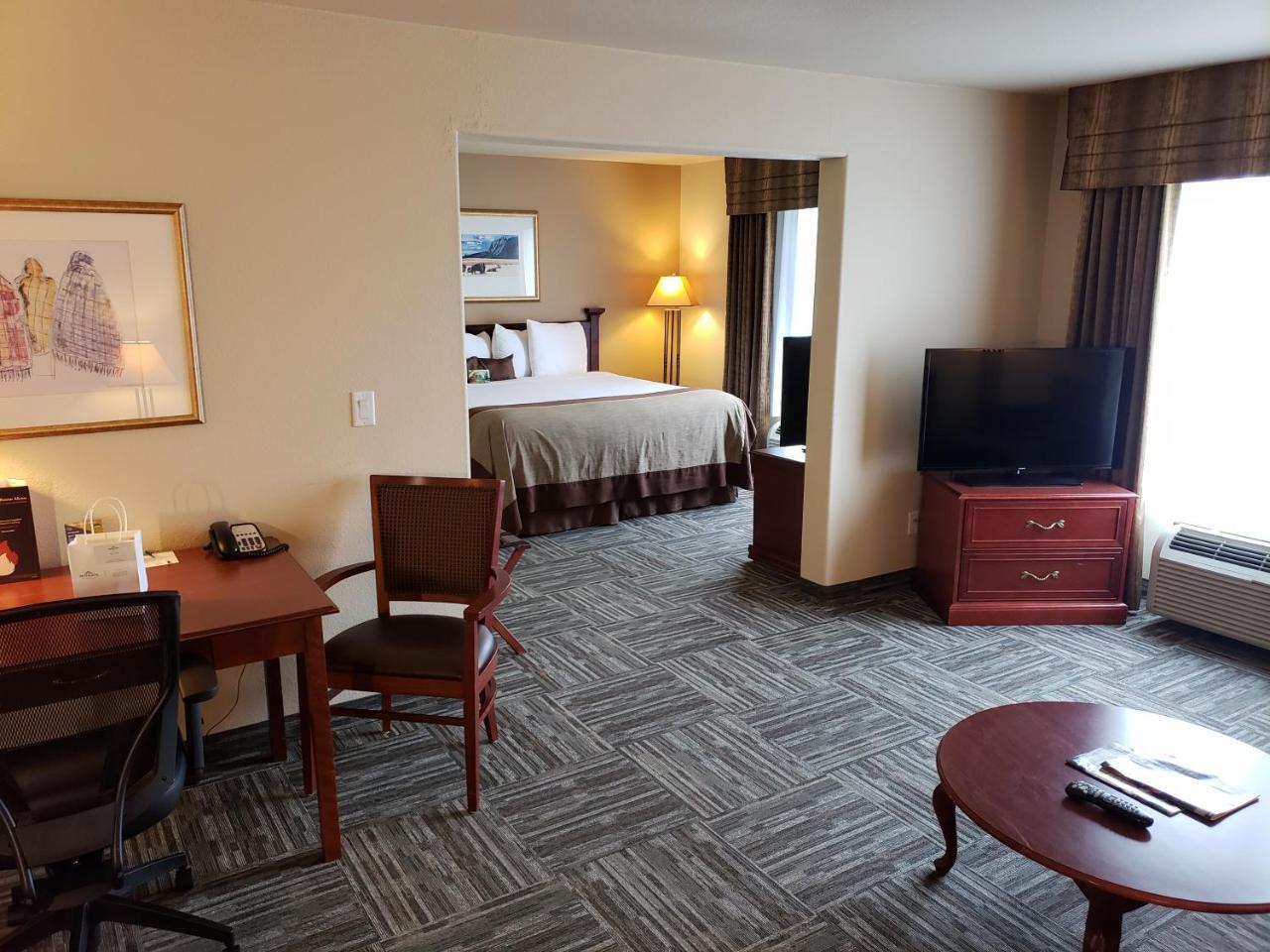 Wingate By Wyndham - Edmonton West Hotel Bagian luar foto