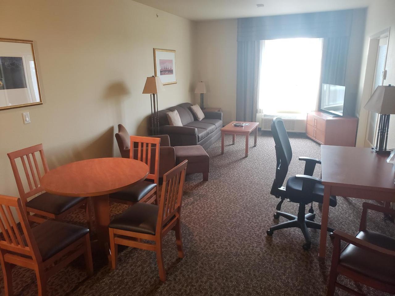 Wingate By Wyndham - Edmonton West Hotel Bagian luar foto