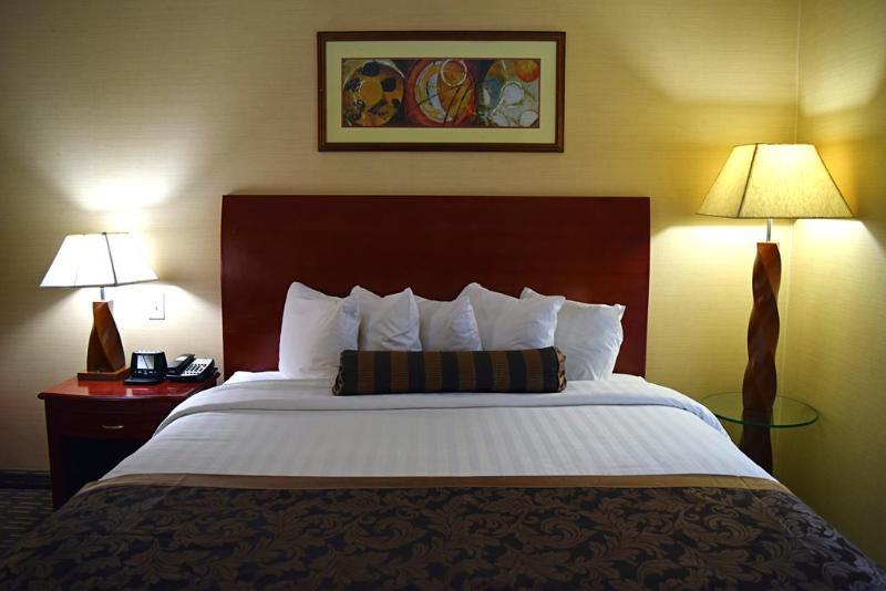 Wingate By Wyndham - Edmonton West Hotel Bagian luar foto
