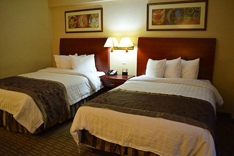 Wingate By Wyndham - Edmonton West Hotel Bagian luar foto